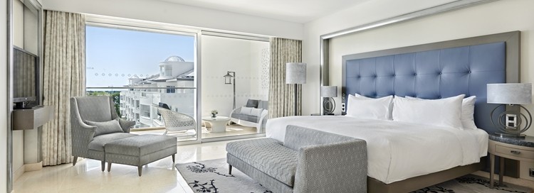 KING GRAND DELUXE ROOM