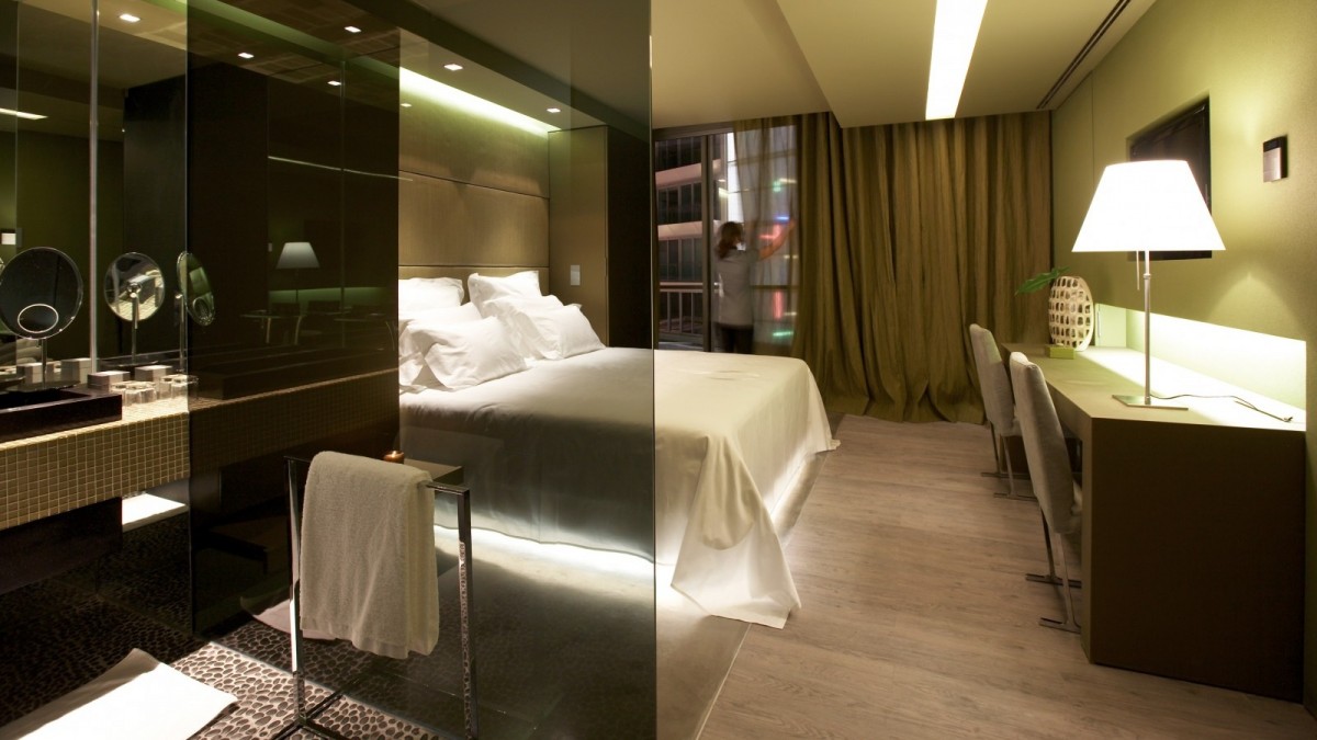 ATRIUM VIEW ROOM