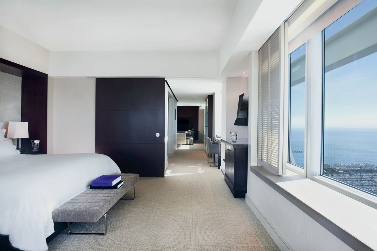 EXECUTIVE SUITE SEA VIEW