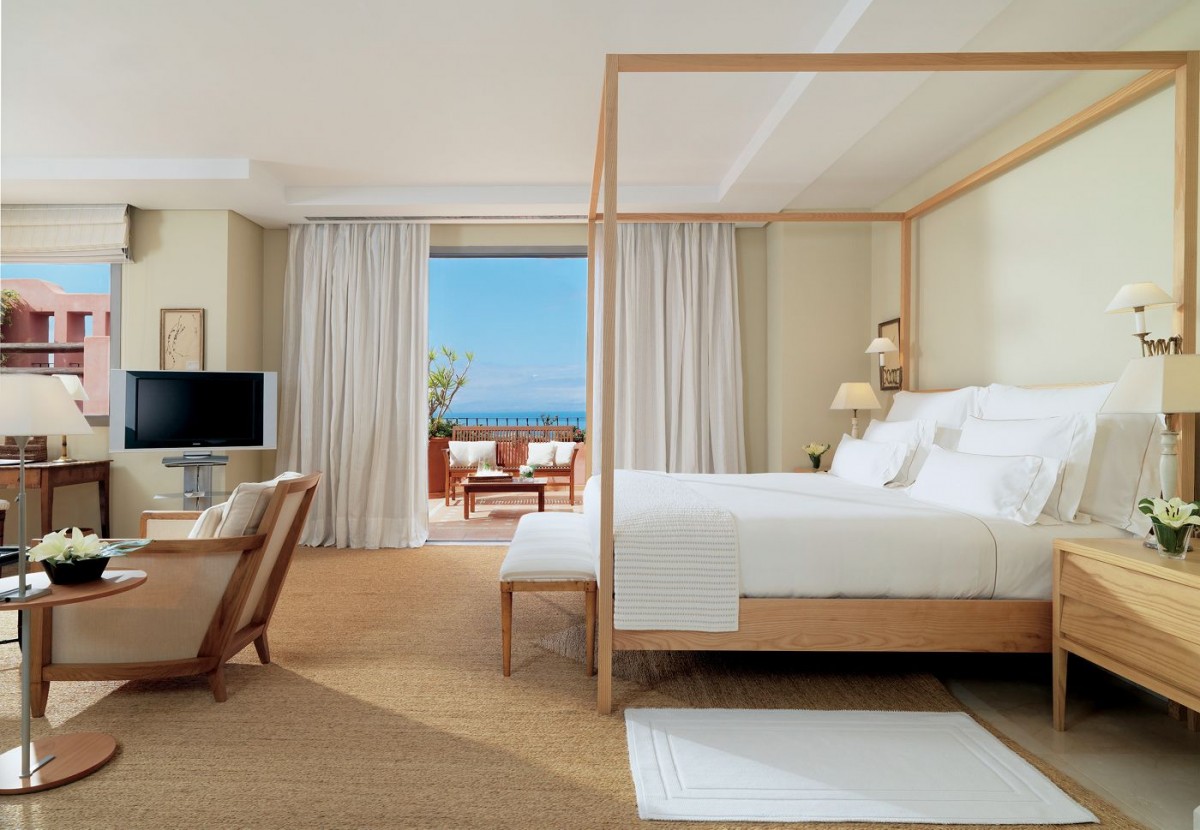 RITZ-CARLTON SUITE