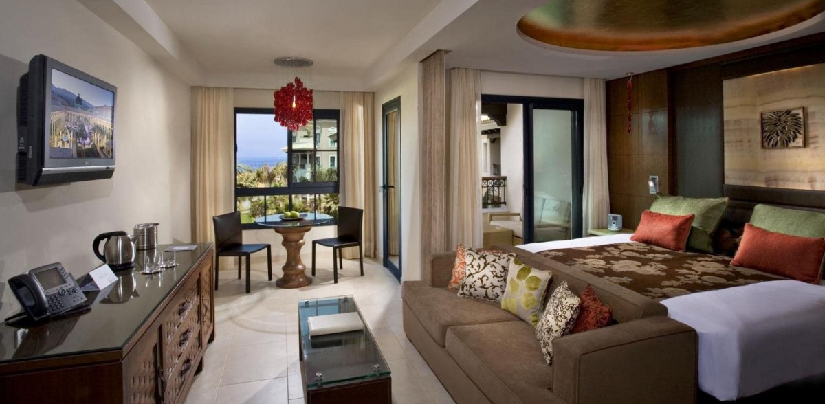 RED LEVEL DELUXE ROOM