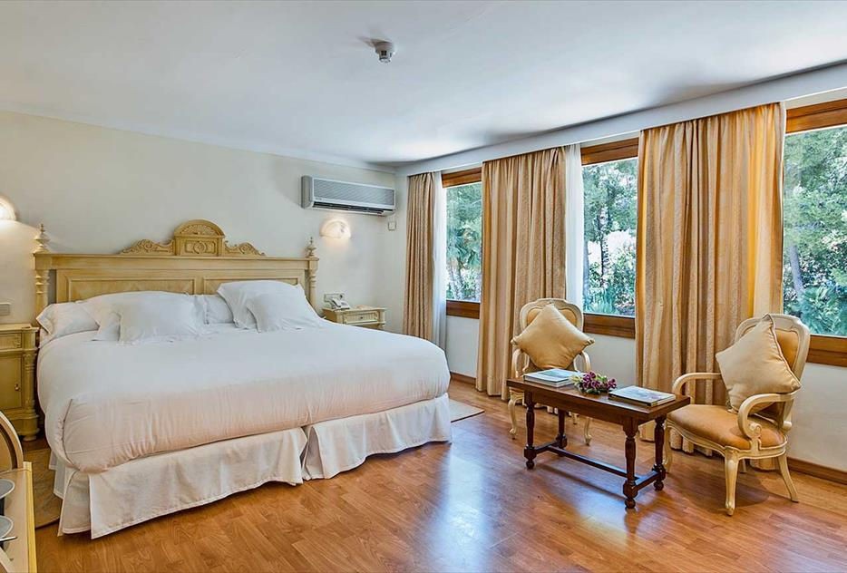 CLASSIC DOUBLE ROOM GARDEN VIEW