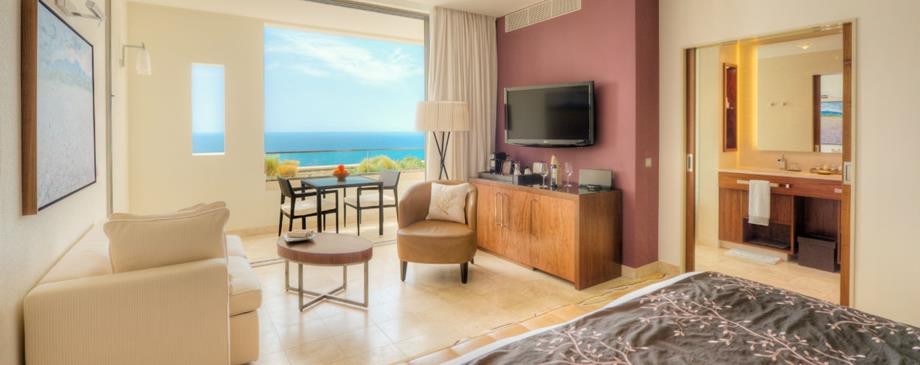DELUXE SEA VIEW