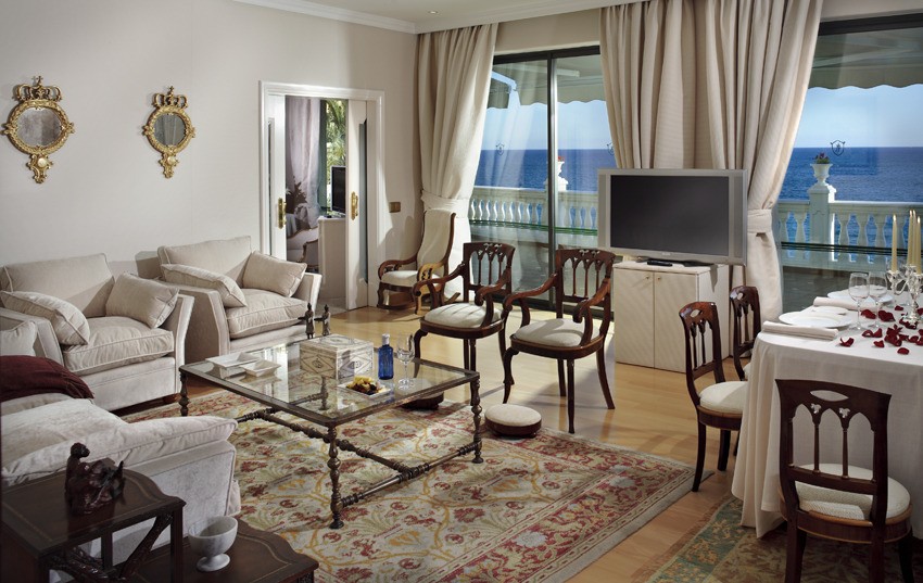 ROYAL SUITE