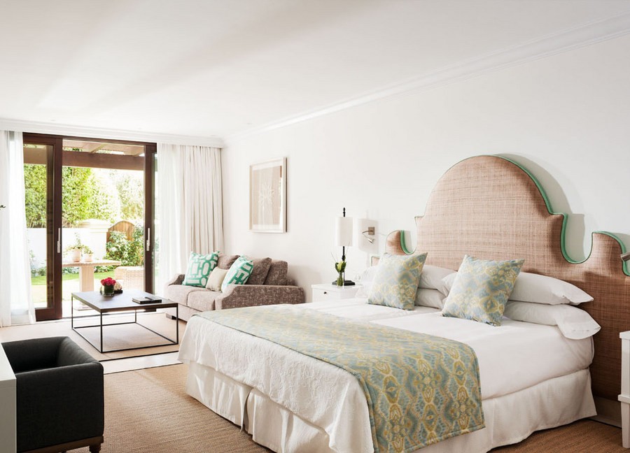 DELUXE DOUBLE ROOMS