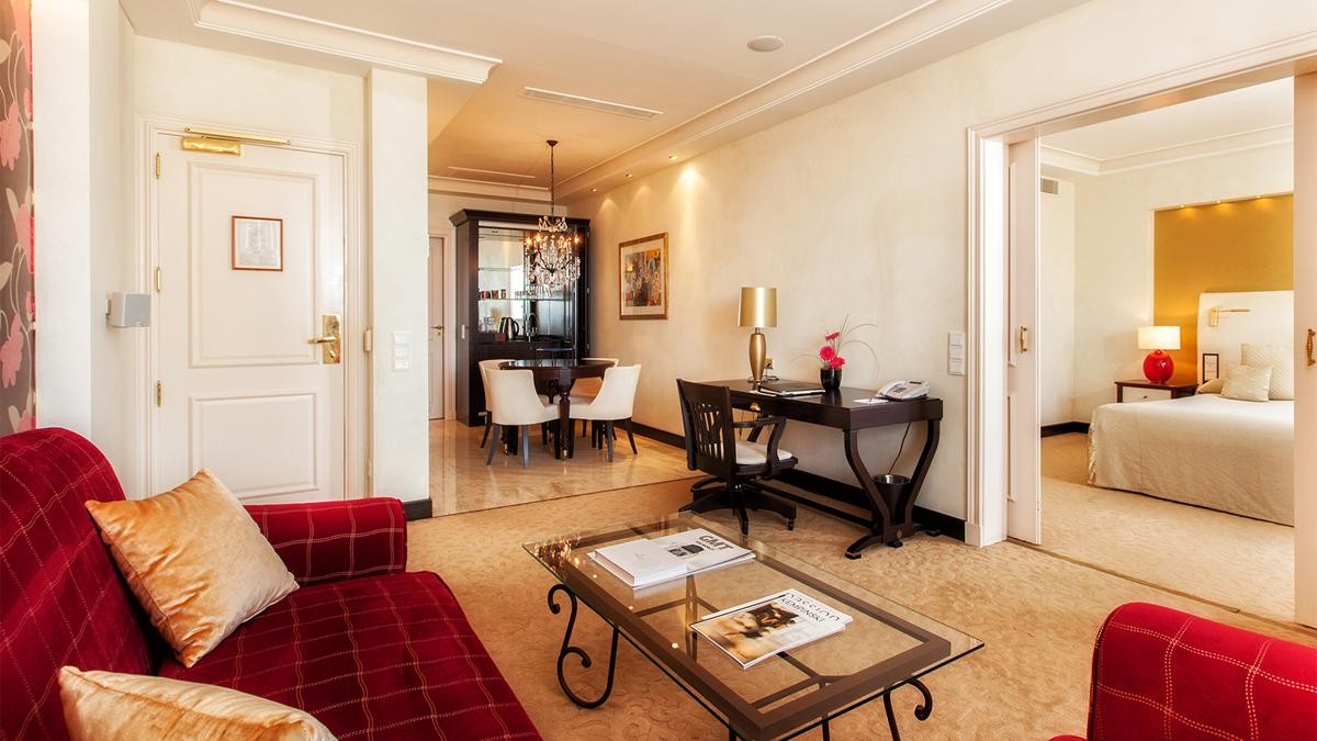 GRAND SUITE
