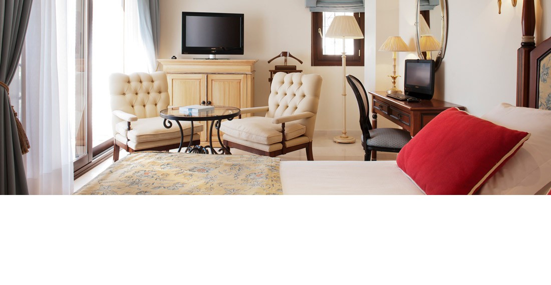 DOUBLE ROOM