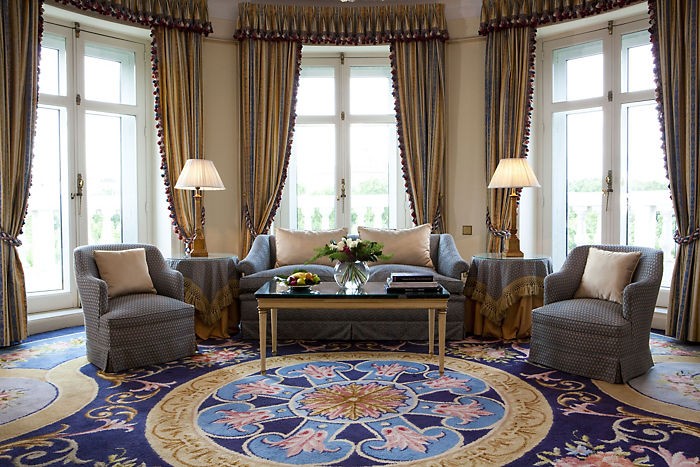 DELUXE SUITE