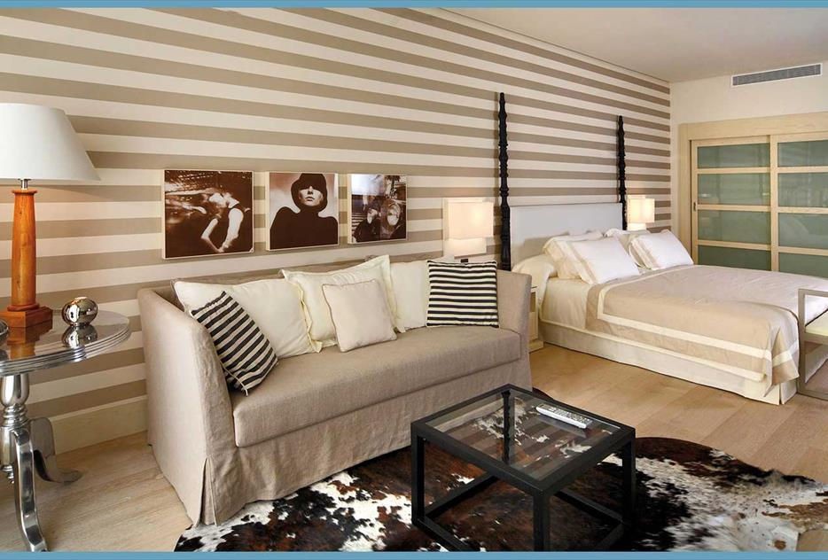 AVANT-GARDE SUITE