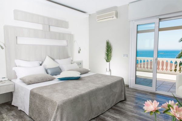 SEA VIEW ROOM