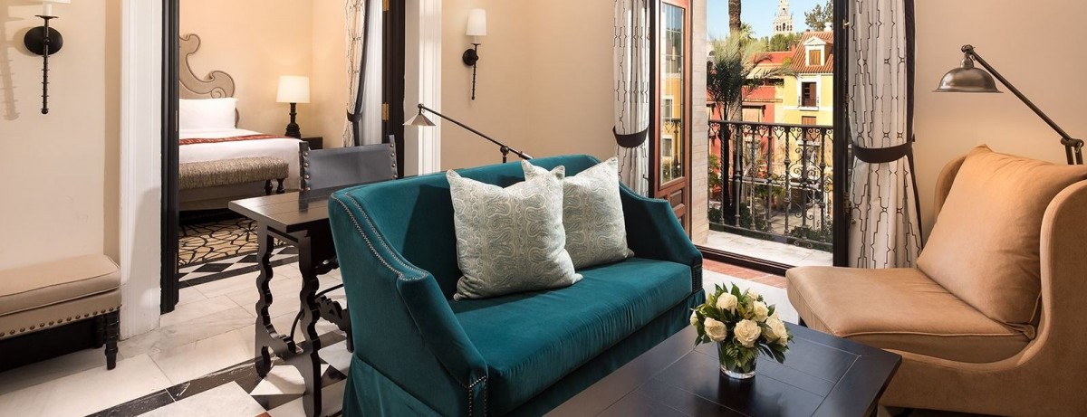 DELUXE SUITE