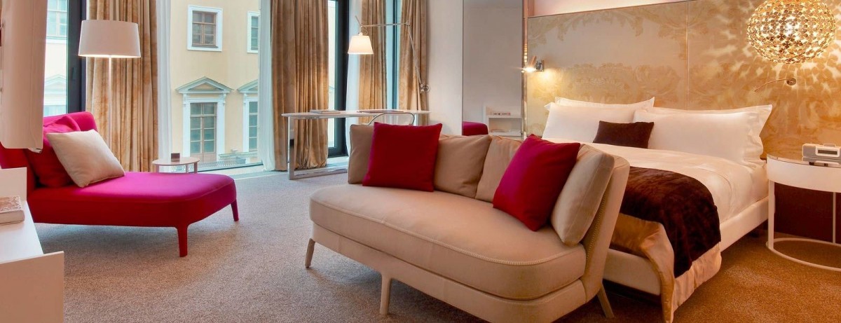 MEGA ROOM