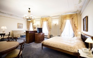 LUXURY STUDIO SUITE