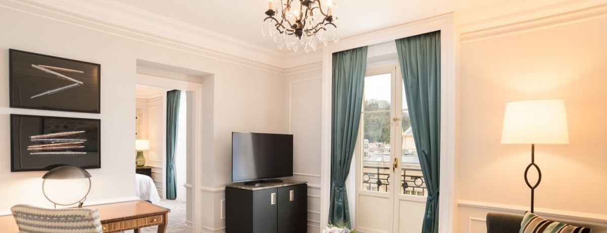 JUNIOR SUITE