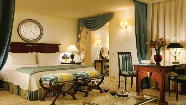 FOUR SEASONS JUNIOR SUITE