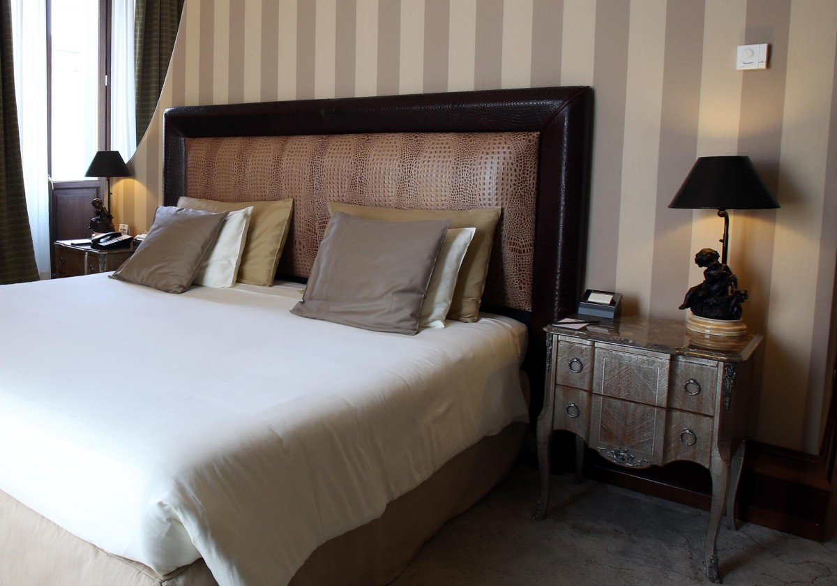 SUPERIOR ROOM
