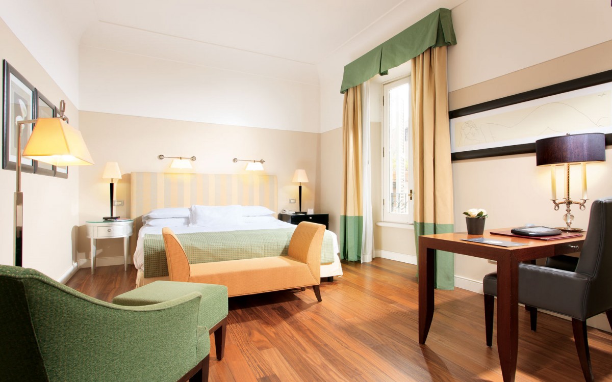 SUPERIOR ROOM