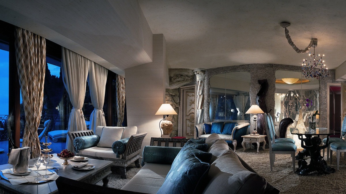 PRESIDENTIAL SUITE