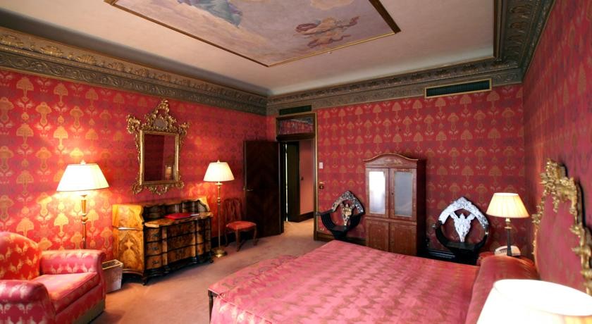 DELUXE PALAZZO WITH VIEW