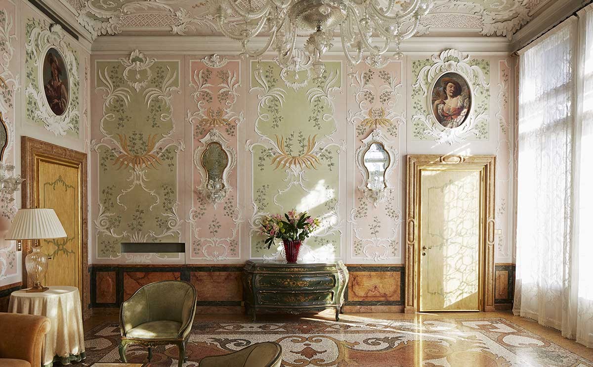 ROYAL SUITE
