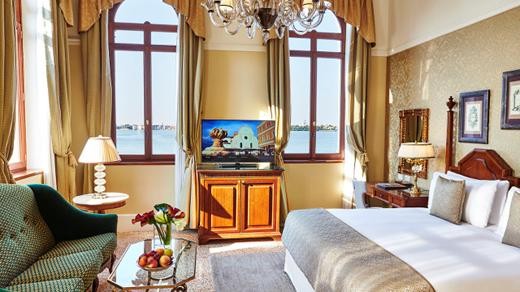 GRAND DELUXE ROOM
