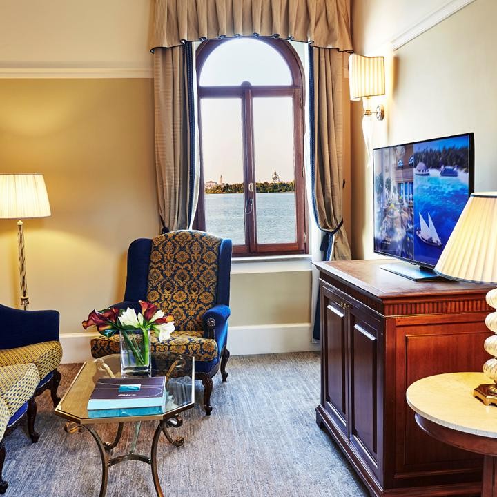LAGOON SUITE