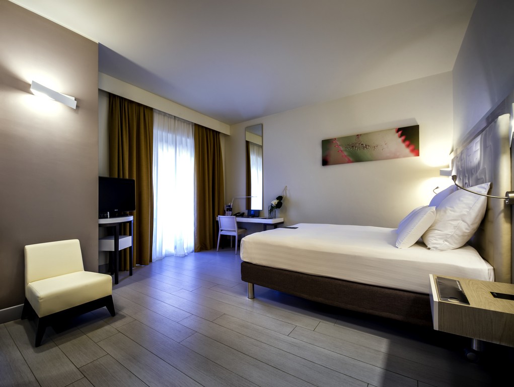 SUPERIOR EXECUTIVE ROOM BAY SIDE