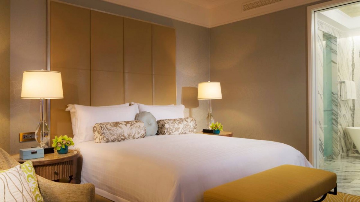 FOUR SEASONS SEA-VIEW SUITE