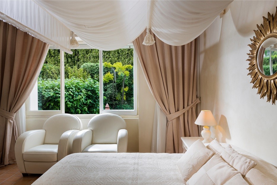 CLASSIC ROOM HILL SIDE