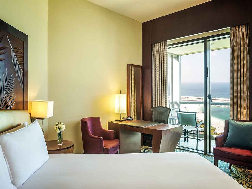 SUPERIOR ROOM - 1 KING-SIZE BED, PRIVATE BALCONY, PARTIAL SEA VIEW