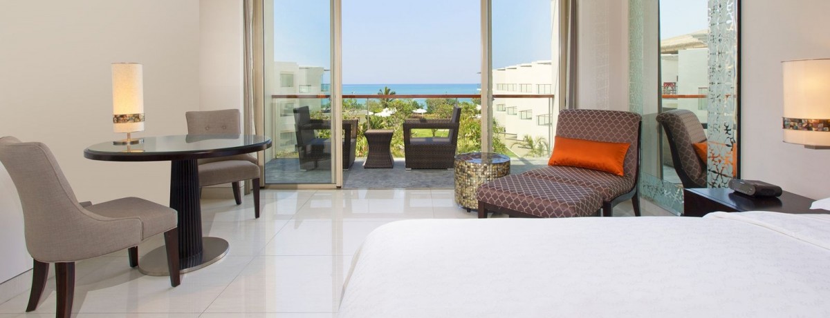 DELUXE OCEAN FACING ROOM