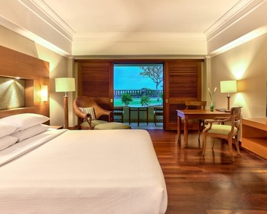 KING GUEST ROOM GARDEN VIEW
