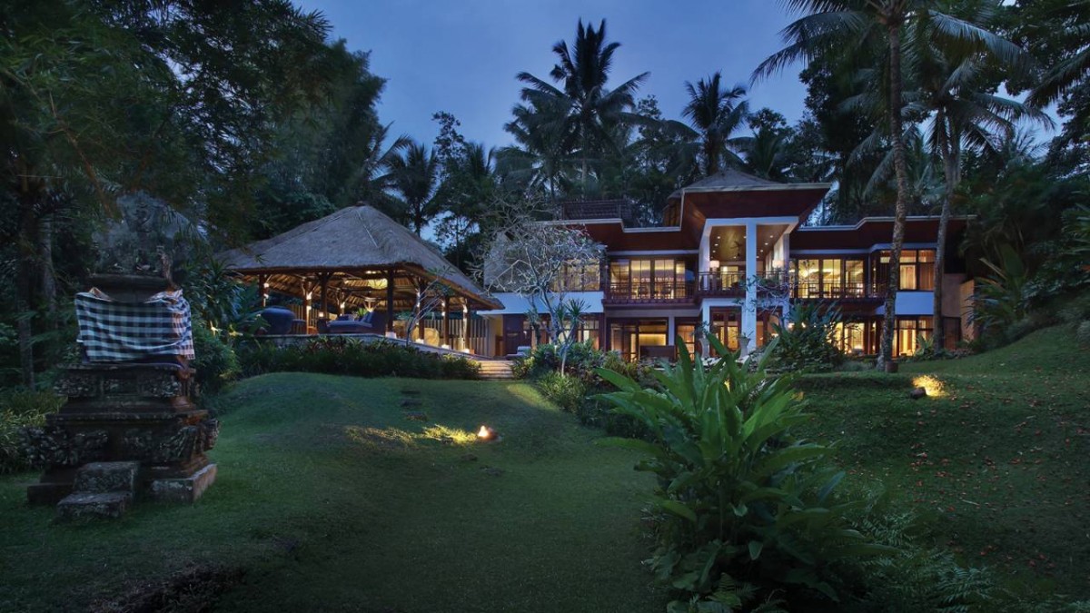 ROYAL VILLA