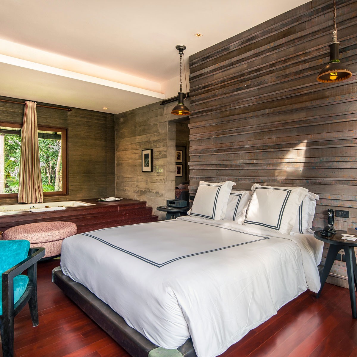 ONE BEDROOM PEARL SHELL SUITE